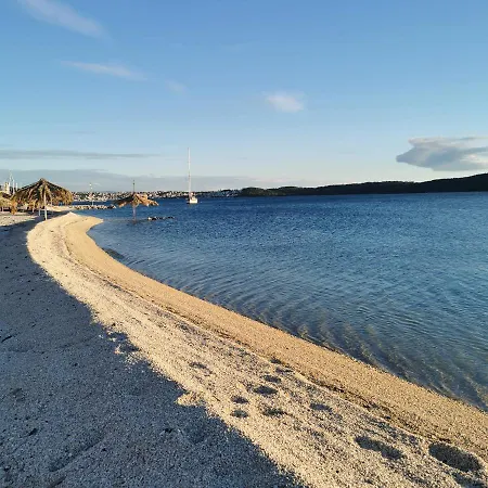 A&r - Seget Τρογκίρ