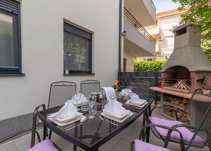 A&r - Seget * Τρογκίρ