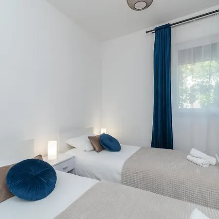 A&r - Seget Apartmán *